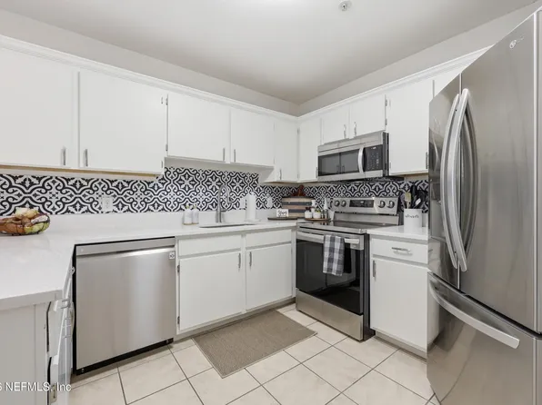 1701 THE GREENS Way #1913, Jacksonville Beach, FL 32250