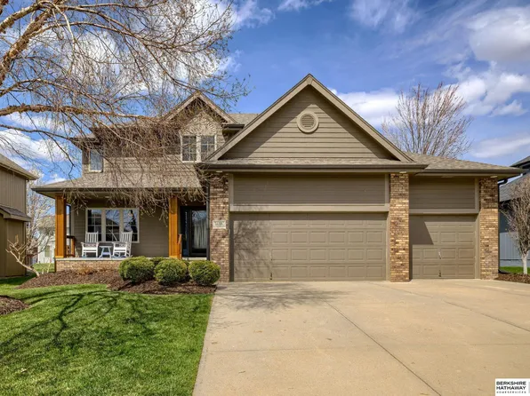 16380 Grebe St, Bennington, NE 68007