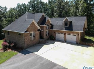 165 Oak Valley Dr, Ashville, AL 35953
