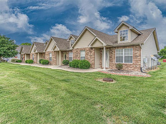 5th image of 2689 Westmoreland Dr