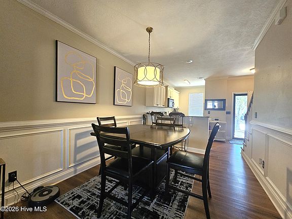 4th image of 1413 Leigh Ct