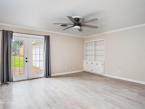 5th image of 9413 Garfield Dr