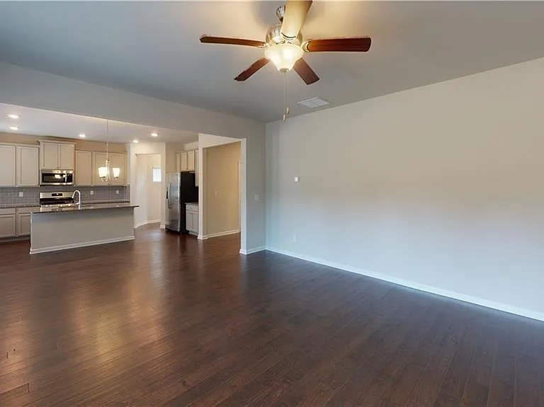 3742 Richmond Bnd — Photo 9