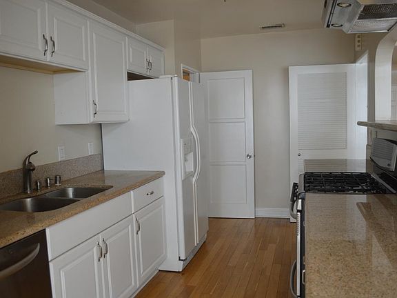 4th image of 211 E Forest Ave