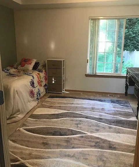NE 9th Pl — Photo 1