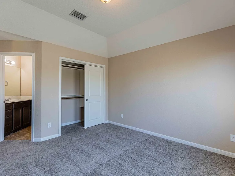 8730 Poppy Hls — Photo 34