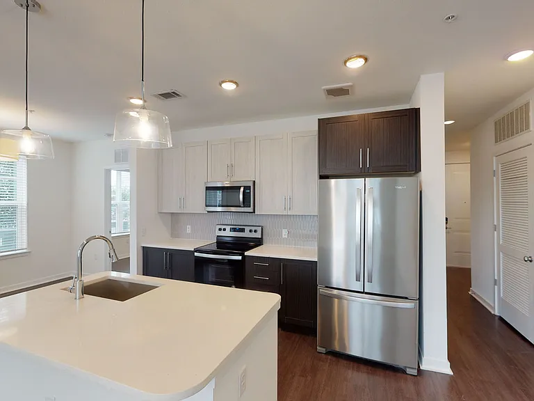 Essex Luxe Apartments — Photo 79