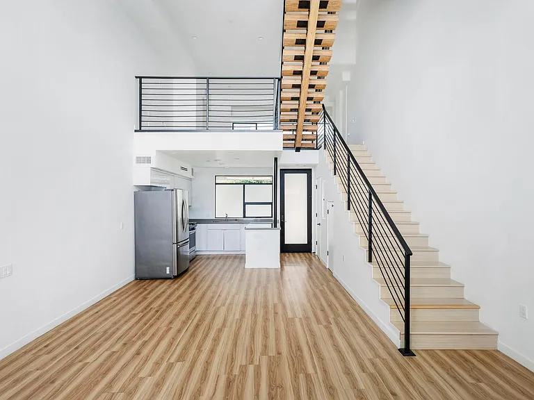 10839 Kling St #5 — Photo 9