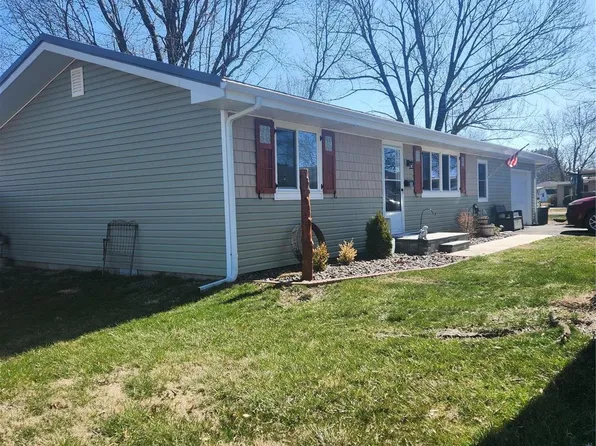 509 NE 3rd St, Wellsville, MO 63384