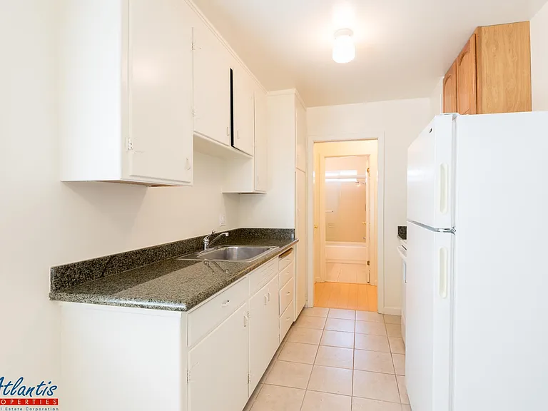 2386 Sutter Ave #8 — Photo 4