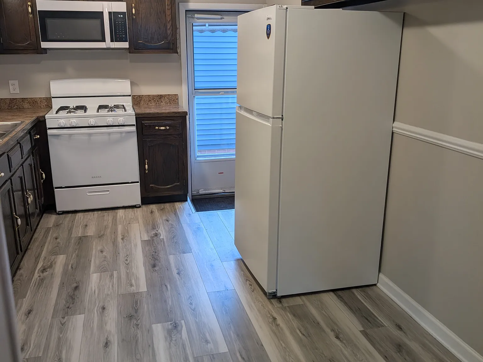 3 bed, 924 sqft, $1,800 — Photo 3