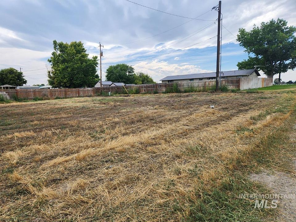 2nd image of Oak Ave