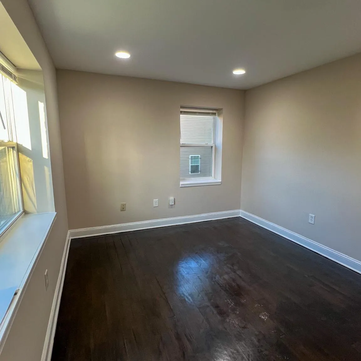 2 bed, 1.0 bath, 3540 sqft, $1,700 — Photo 3