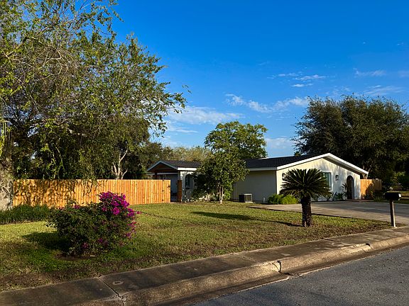 2nd image of 17 N Tupelo Cir