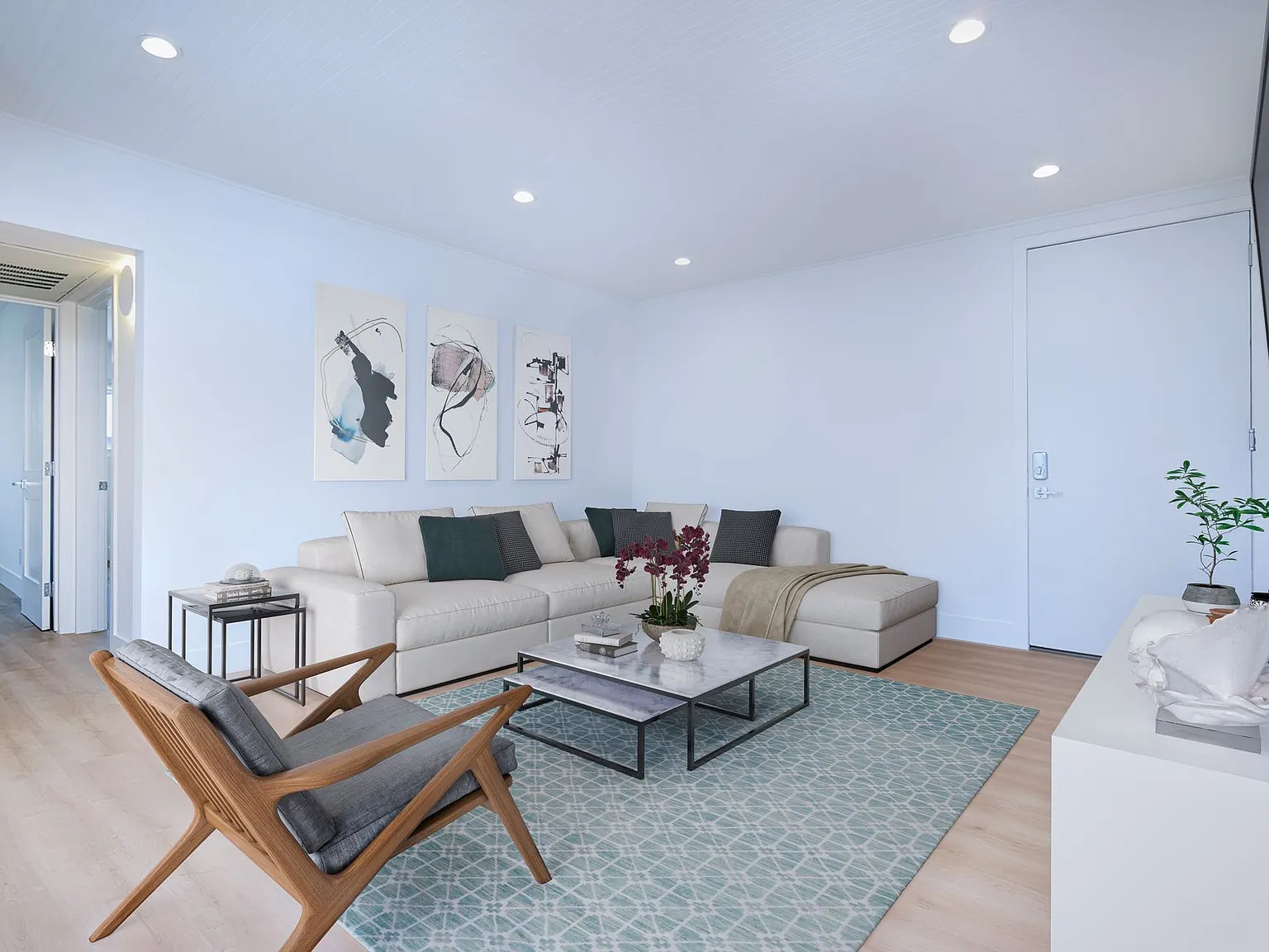 A Santa Monica Sanctuary: 834 Fourth Street — Photo 1
