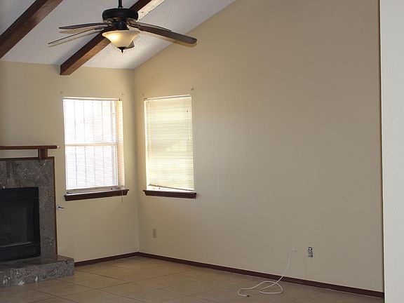4th image of 750 Martha Gale Dr