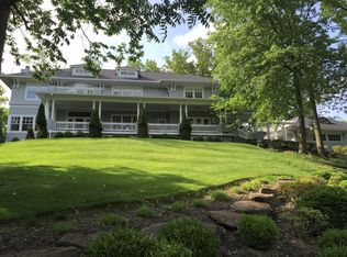 2898 Grandin Rd, Cincinnati, OH 45208