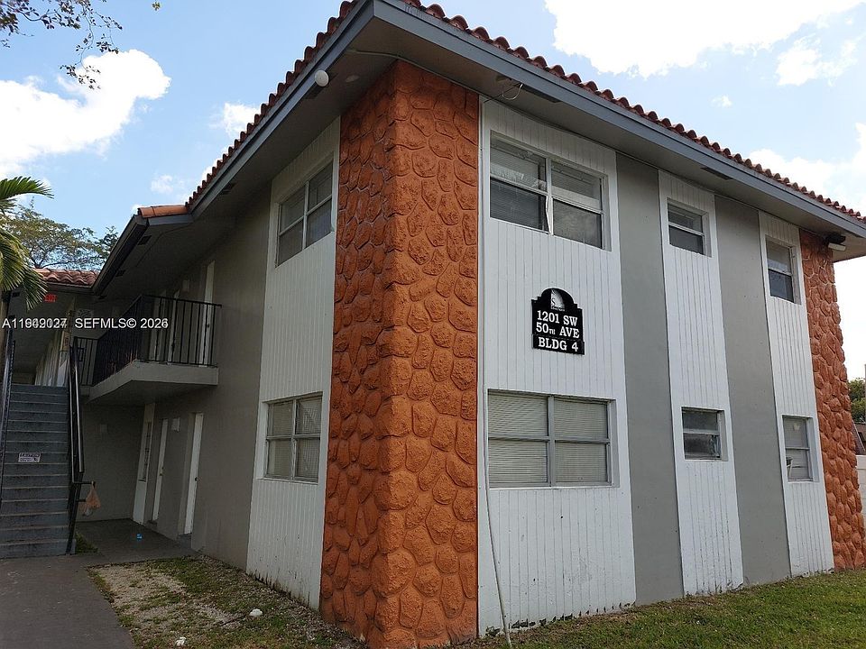 1st image of 1201 SW 50th Ave APT 213-4