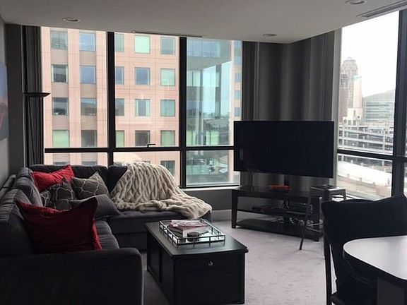 4th image of 610 Main St #901