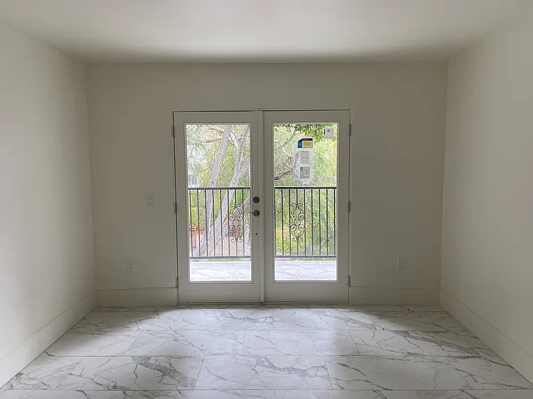 467 Levering Ave #UB — Photo 15
