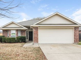 1009 Hannah St, Burleson, TX 76028