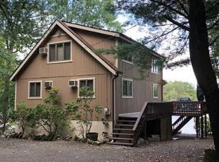 1030 Aquarius Dr, Lake Ariel, PA 18436