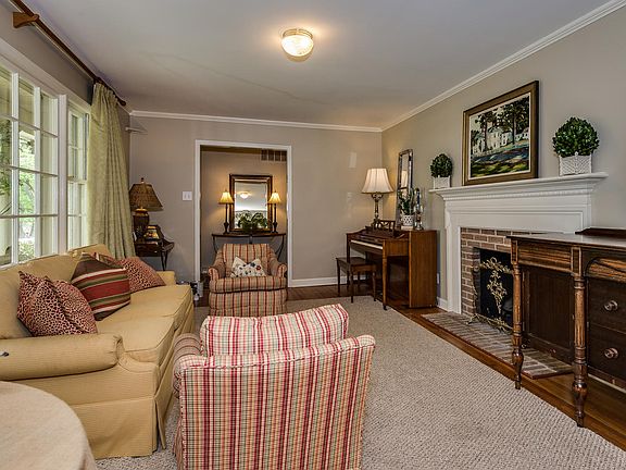 4th image of 3223 Sunnybrook Dr