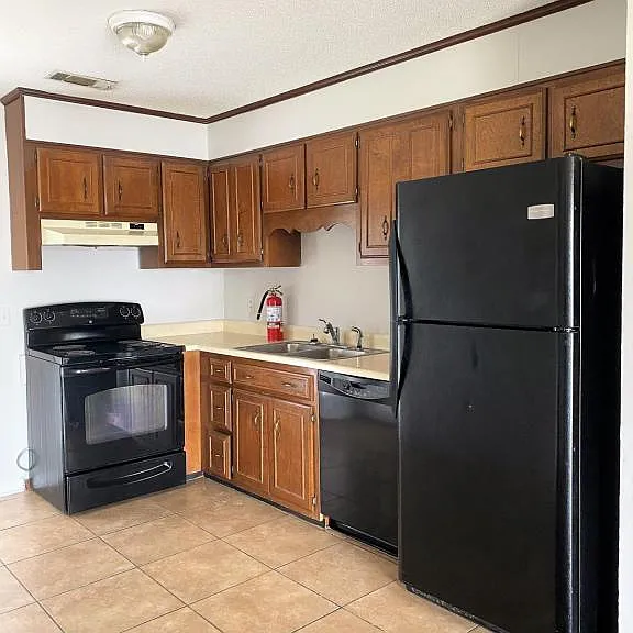 140 Lanier Dr #13 — Photo 6