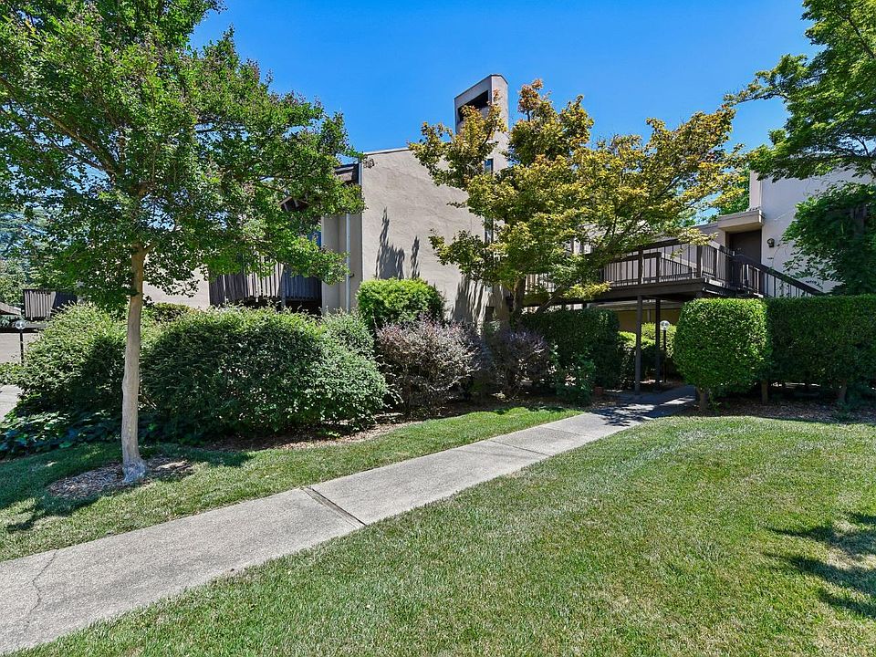 1st image of 2292 Woodside Ln Unit 12
