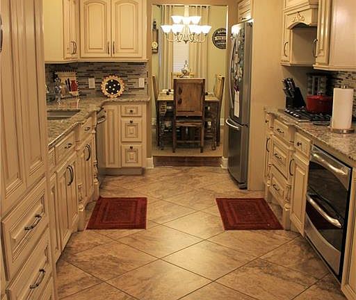 4th image of 1451 N Chateau Cir