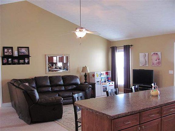 2nd image of 4221 Oak Trace Dr