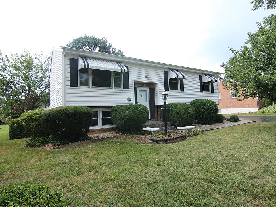 1st image of 2830 Diplomat Dr