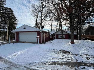 998 Northwood Dr, Galesburg, IL 61401
