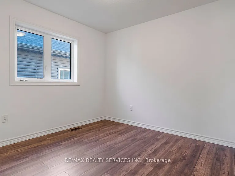 9 Copeman Ave — Photo 28