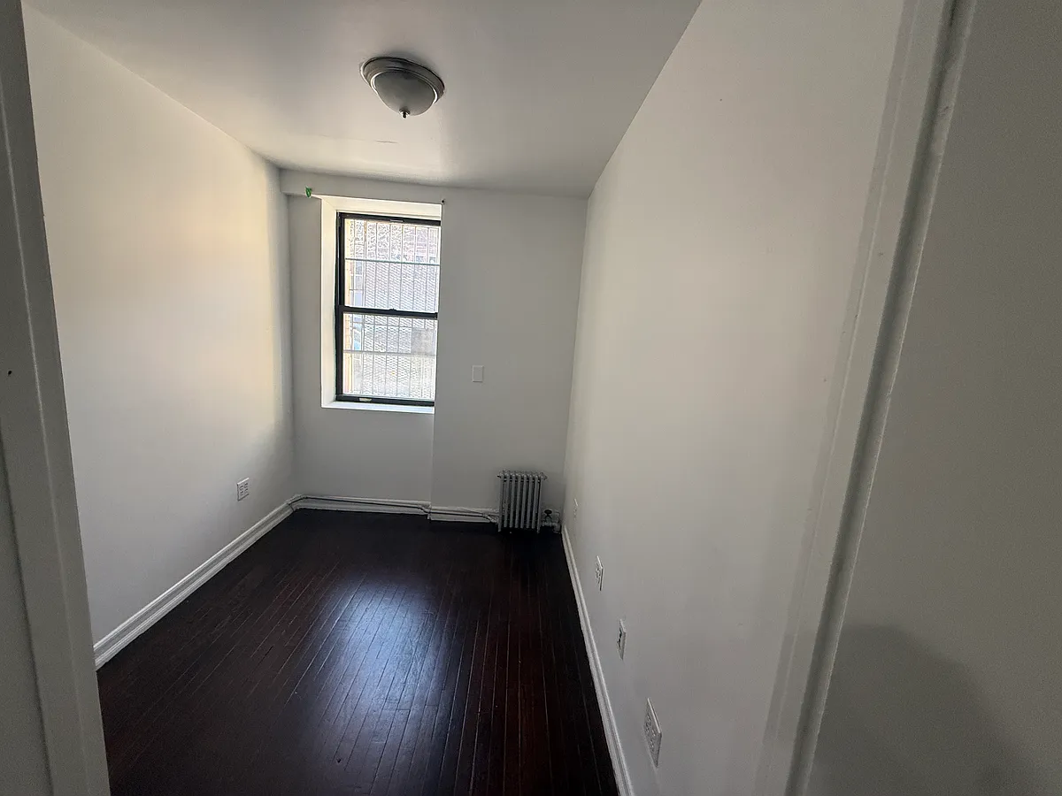 Building Photo - 527 W 135th St #2X
