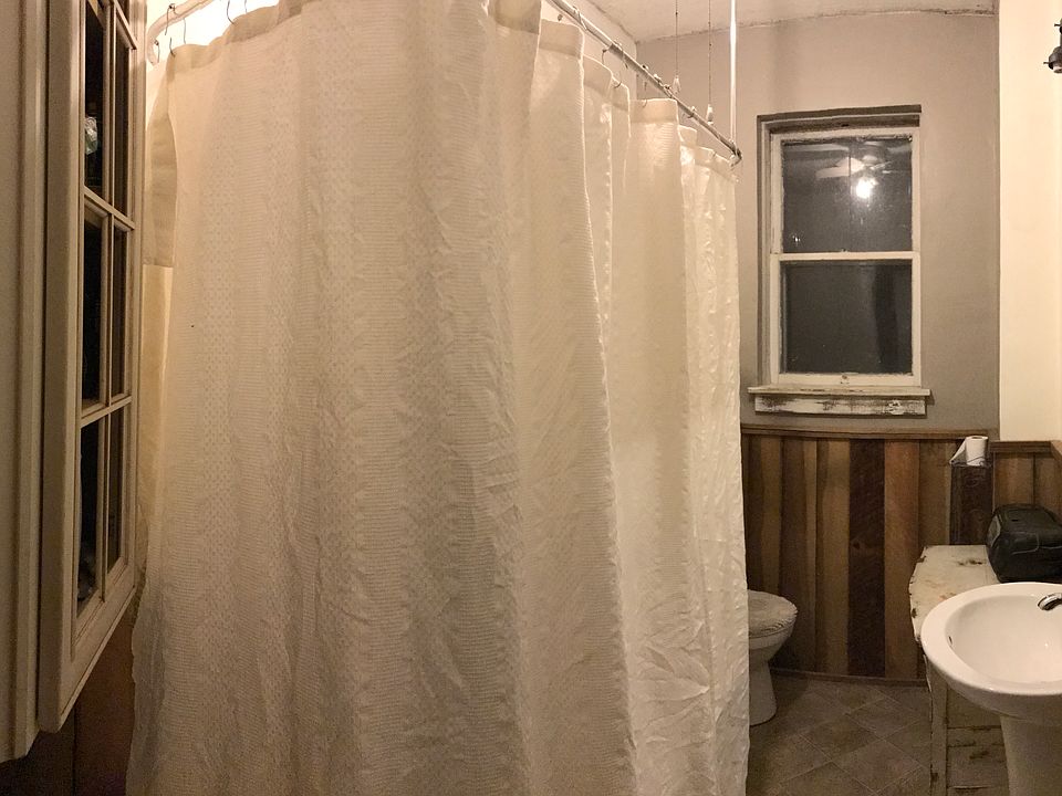 Main Floor full bath