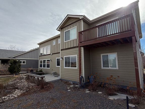 3rd image of 1208 Town Center Dr