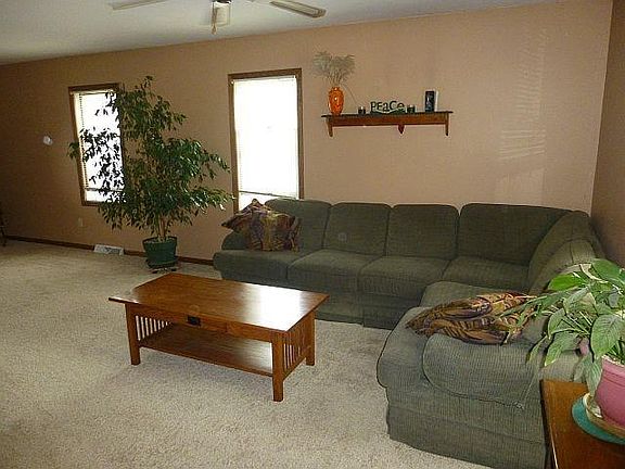 3rd image of 714 Elm Ave