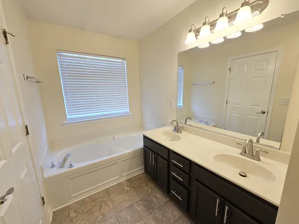 106 Parkerson Ln, Apex, NC 27502