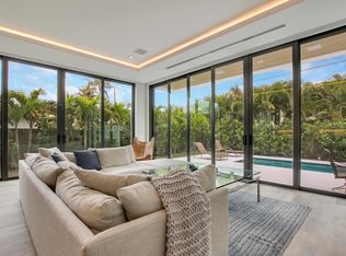 540 NE Wavecrest Way N, Boca Raton, FL 33432