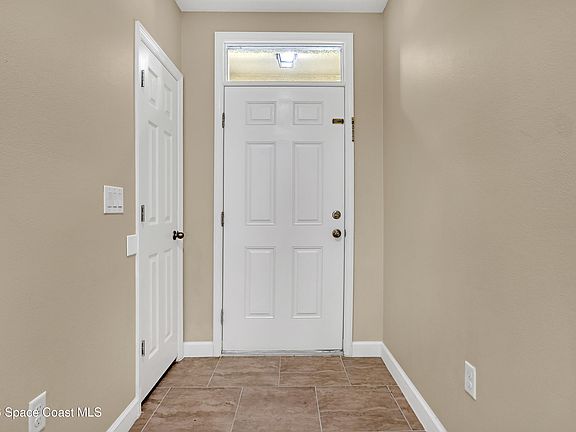 5th image of 2605 Falcon Ln