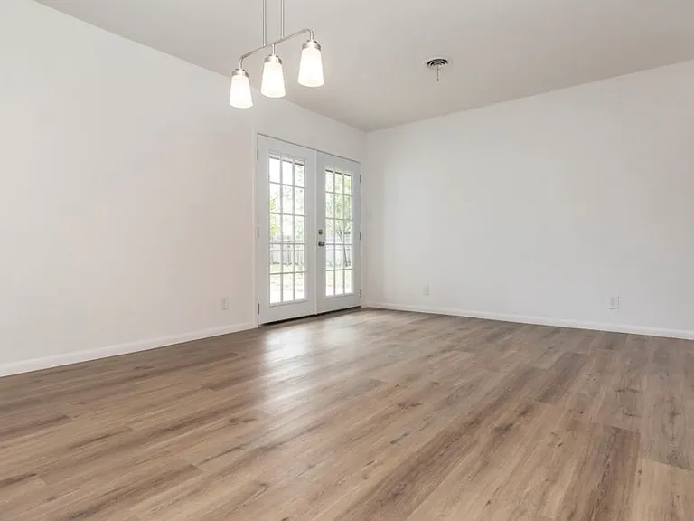 1901 S Carolina St — Photo 13