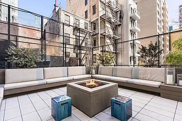 Rented by R New York