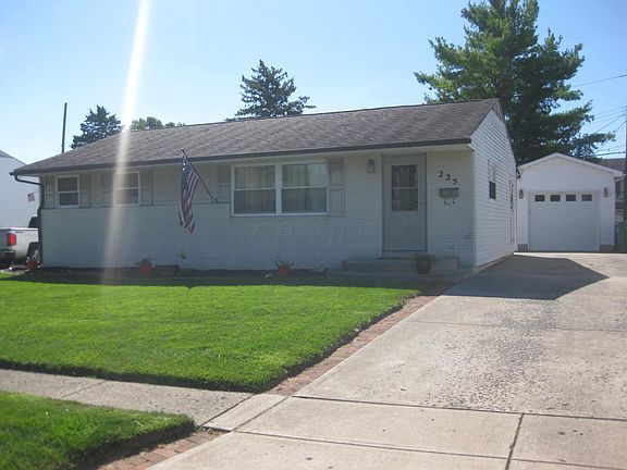 2nd image of 225 Fellows Ave