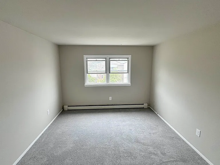 20 Oak St #2 — Photo 21