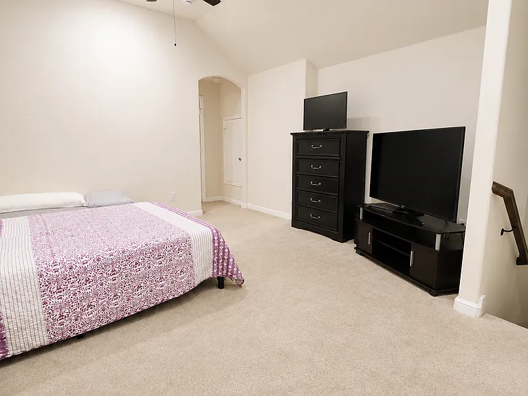 2nd floor loft/4th bedroom