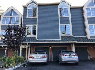 112 Surrey Ct, Ramsey, NJ 07446