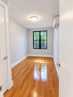Bedroom, photo 4