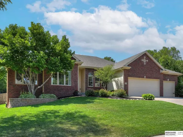 18514 Van Camp Dr, Omaha, NE 68130