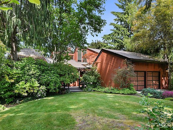 4th image of 8270 NE Meadowmeer Road